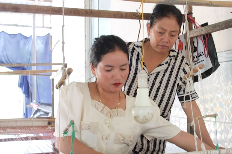 Thị xã Tịnh Biên: &apos;Trao cần câu&apos; giúp đồng bào DTTS vươn lên thoát nghèo