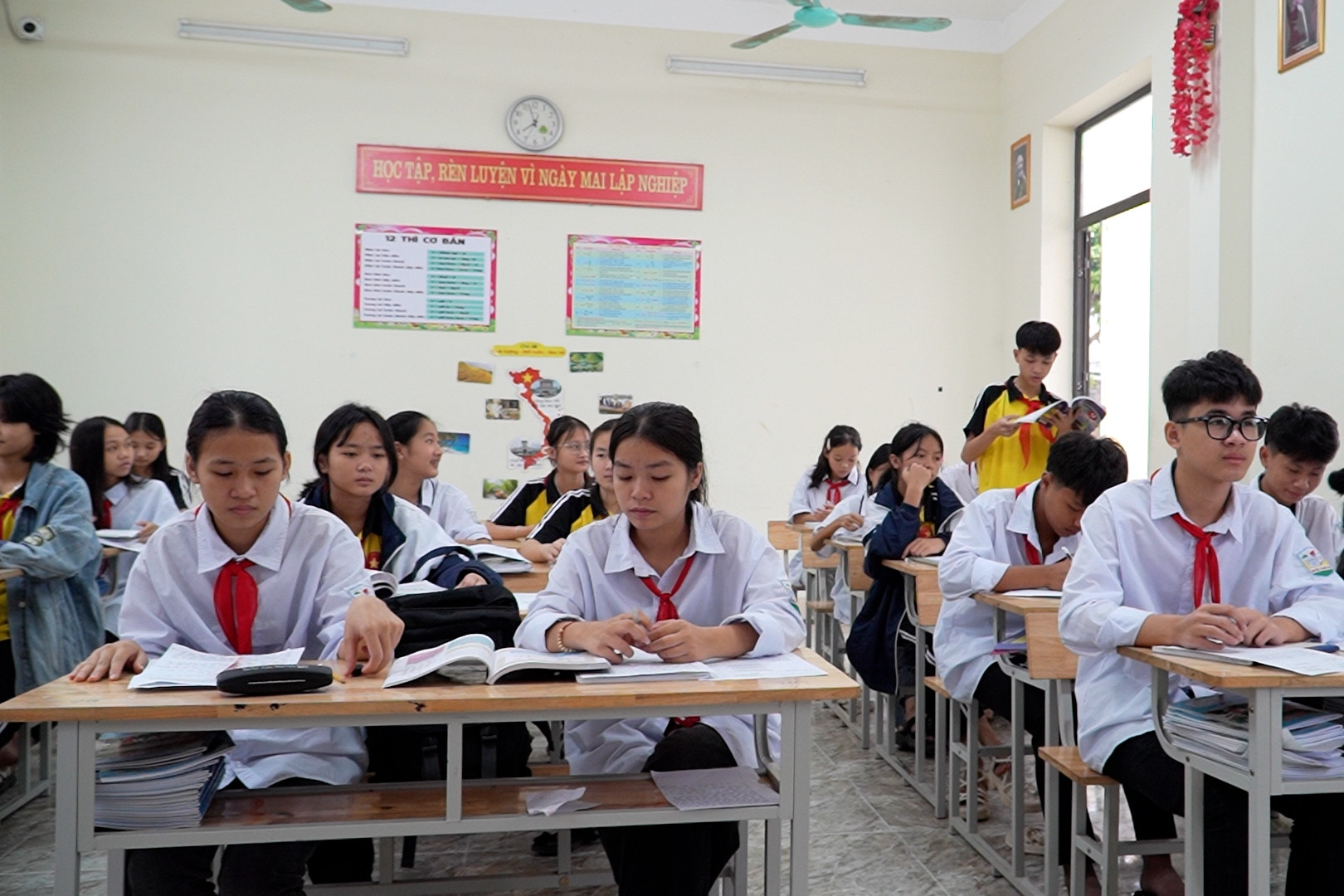 Phú Thọ chú trọng đầu tư giáo dục, chăm sóc học sinh DTTS