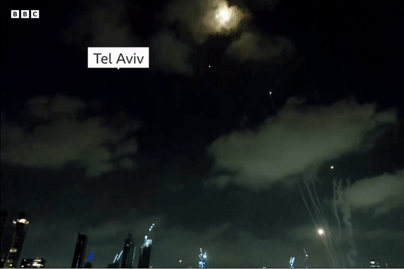 Tên lửa 'xuyên thủng' bầu trời Israel trong đợt tấn công dữ dội nhất của Iran