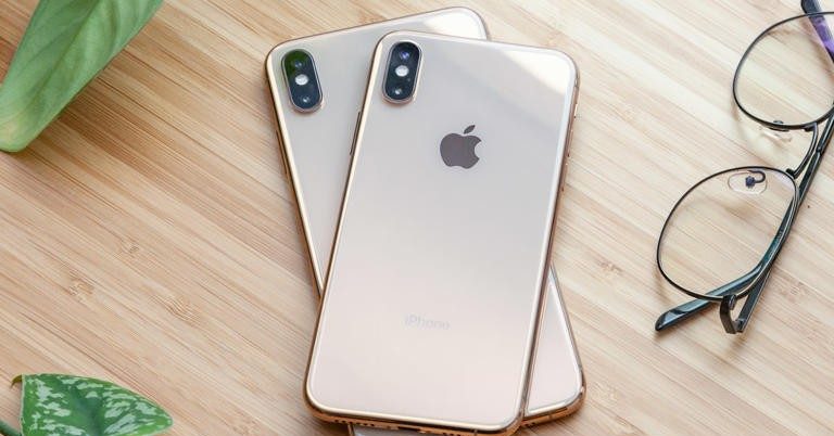 iPhone XS and 5th-gen iPad now listed as vintage