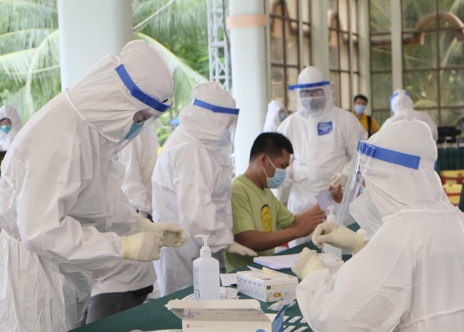 4 bác sĩ ở TP.HCM lén đi làm phòng khám tư, không báo cáo bệnh viện