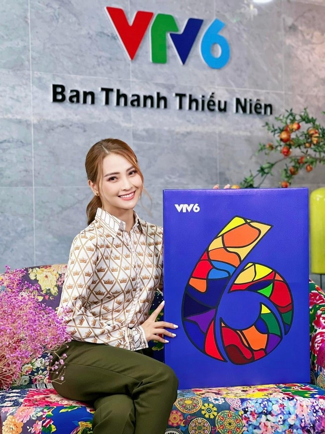 VTV6 dừng phát sóng sau 15 năm và lời chia tay xúc động của các MC, BTV - 2