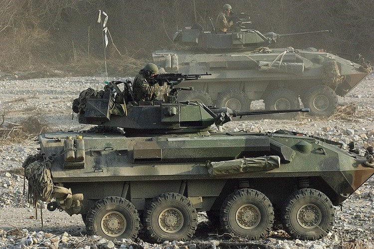 Hai dòng xe bọc thép hạng nhẹ Mỹ trang bị cho Ukraine