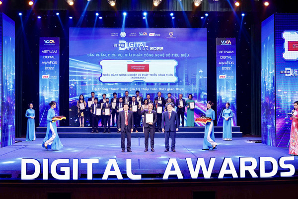 Agribank nhận ‘cú đúp’ giải thưởng Chuyển đổi số Việt Nam 2022
