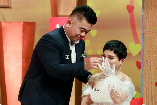 Vợ Việt chồng Malaysia: Cầu hôn nhanh, cùng vượt qua sinh tử