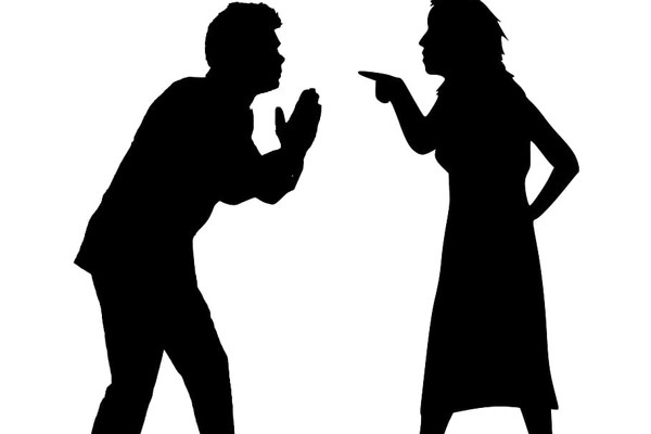 Vợ tặng quà kỷ niệm ngày cưới, vừa nhìn thấy tôi đã muốn ngã vì sốc