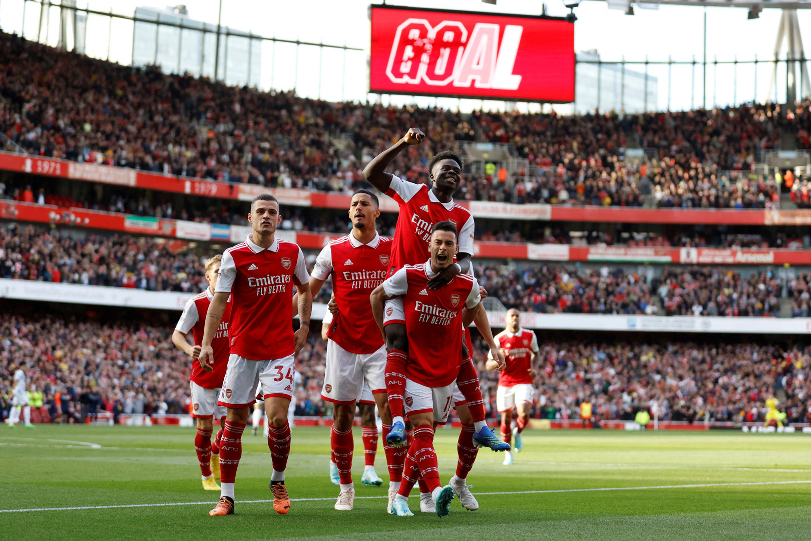 Arsenal hạ đẹp Liverpool: Ngạo nghễ những Pháo thủ trẻ