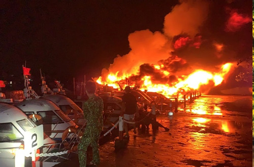 Eight tourist boats destroyed in Hoi An fire