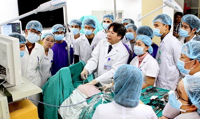 Việt Nam thiếu trầm trọng điều dưỡng viên nhưng lại khó tuyển sinh