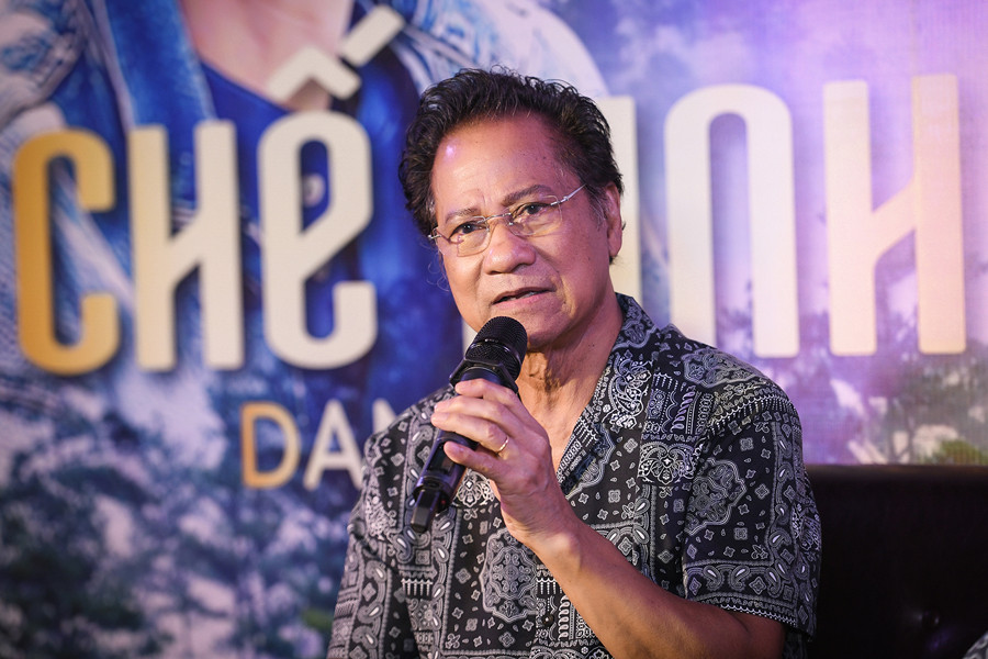 Chế Linh: 'Tôi hát, hôn bạn diễn trẻ đẹp, vợ ngồi dưới phải chấp nhận'