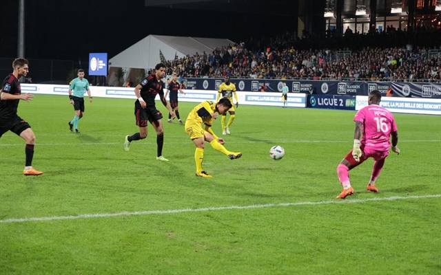 Historic first goal in France for Quang Hai