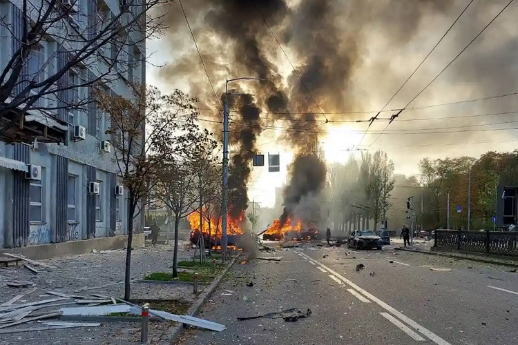 Kiev rung chuyển sau hàng loạt vụ nổ lớn