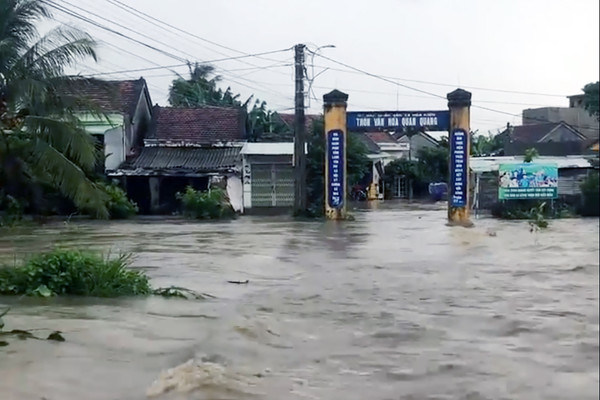 Hơn 1.300 học sinh Phú Yên nghỉ học do mưa lũ