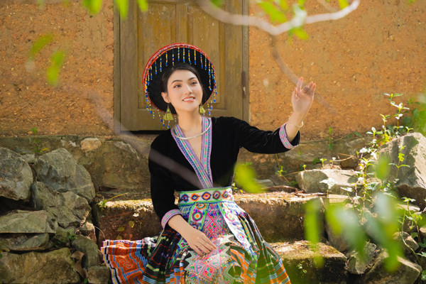 Ca sĩ Top 3 Sao Mai 2019 ra mắt MV ấm áp tặng mẹ