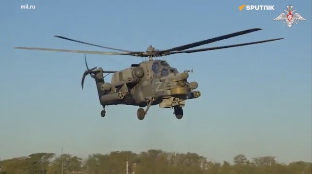 Video trực thăng, pháo binh Nga tấn công các mục tiêu Ukraine