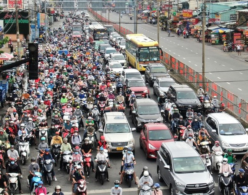 HCMC still facing tense traffic state ảnh 1