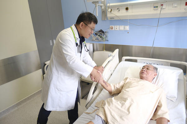 Bệnh viện FV đặt thành công máy tạo nhịp tim không dây cảm biến buồng nhĩ