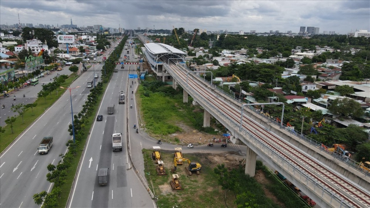 Two metro lines in HCMC behind schedule