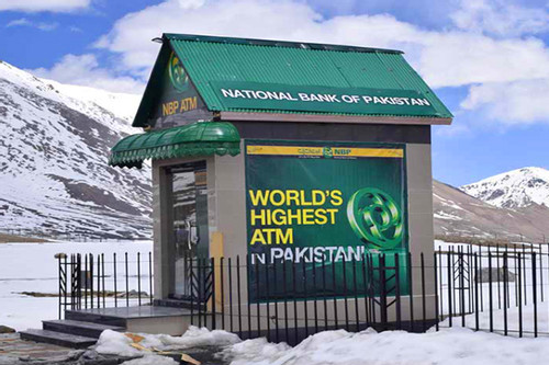 Máy rút tiền cao nhất thế giới nằm trên ngọn núi hơn 4.600 mét
