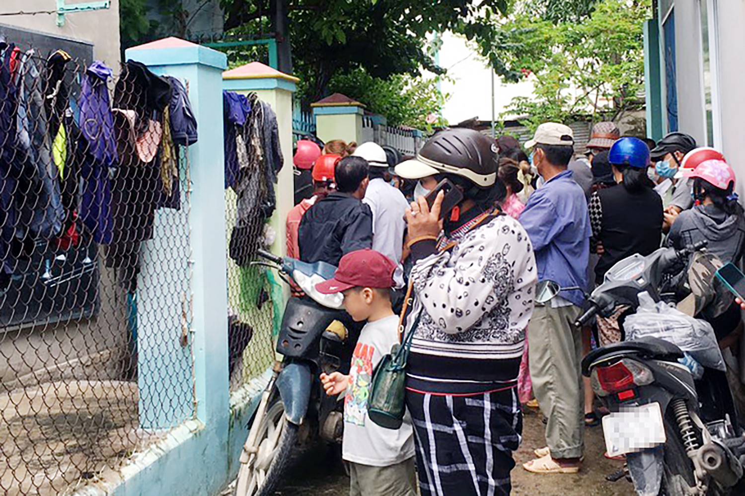 Phát hiện cô gái gục trên vũng máu, nghi bị sát hại