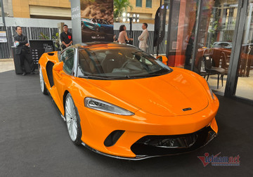 Siêu xe McLaren GT giá 16 tỷ có 2 cốp rộng hiếm thấy ở Việt Nam