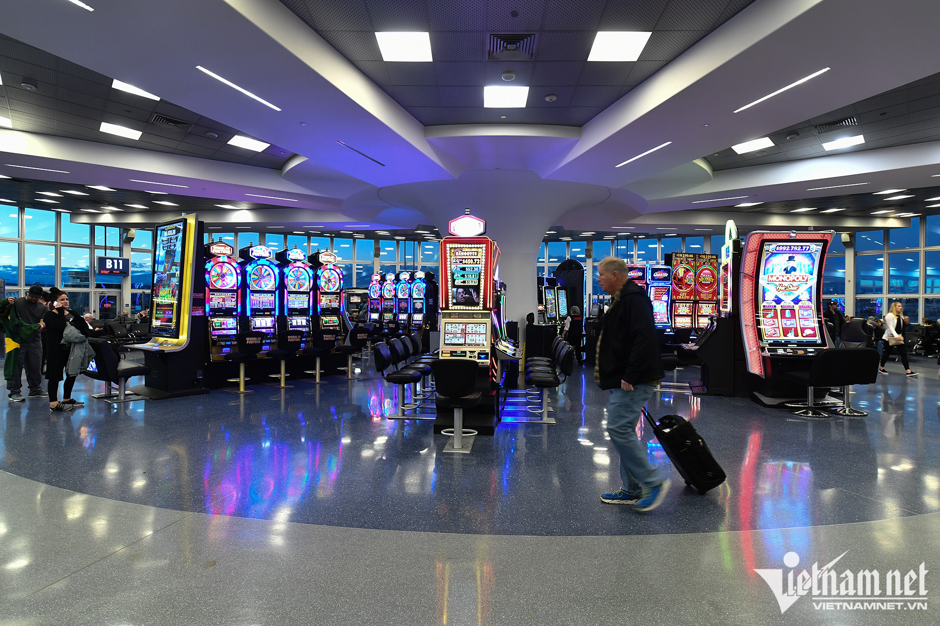 Máy đánh bạc ngập sân bay, khách sạn ở Las Vegas