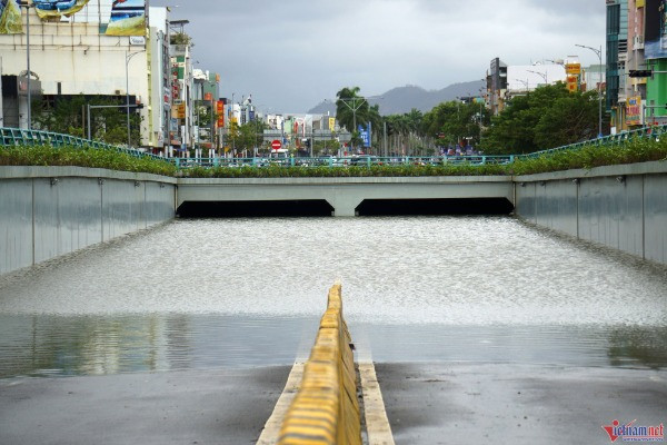 Hầm chui Điện Biên Phủ ở Đà Nẵng ngập đầy nước