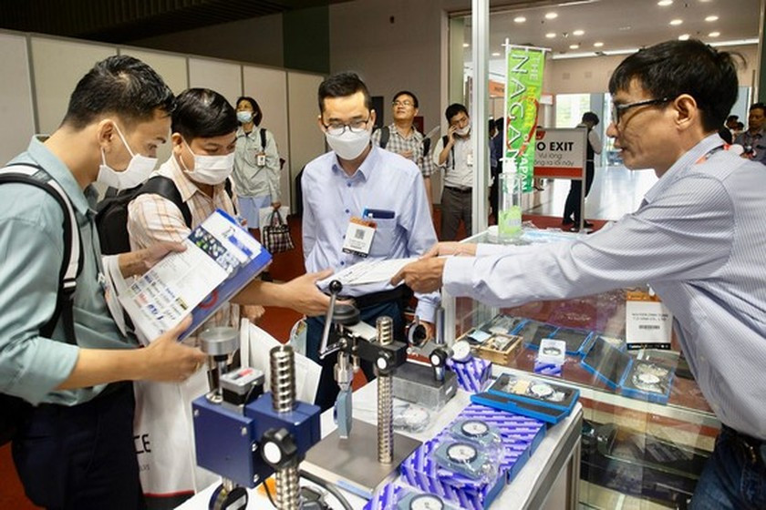 Businesses struggling to get new export orders ảnh 1