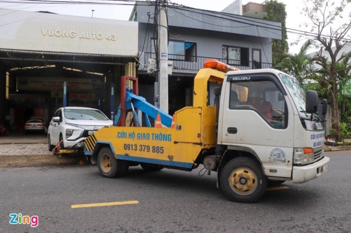 Chi hàng trăm triệu sửa ôtô sau trận mưa lịch sử ở Đà Nẵng - 1