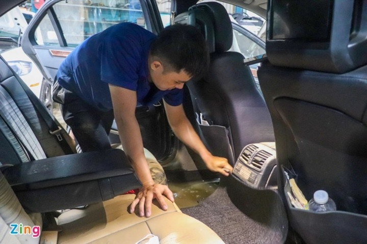 Chi hàng trăm triệu sửa ôtô sau trận mưa lịch sử ở Đà Nẵng - 3