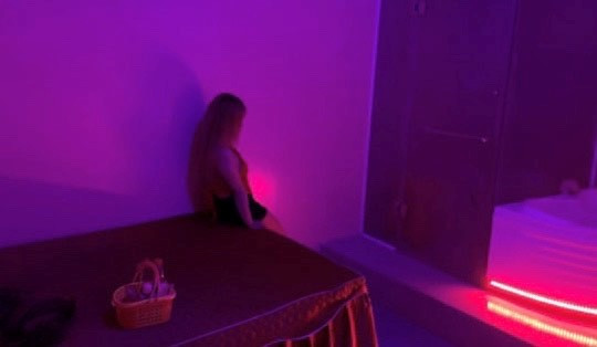Nữ nhân viên quán massage kích dục cho khách ở Đồng Nai