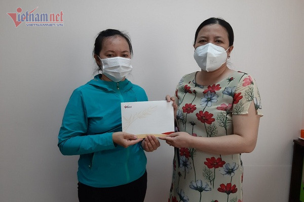 Trao gần 47 triệu đồng đến em Nguyễn Ngọc Thùy Trang bị ung thư