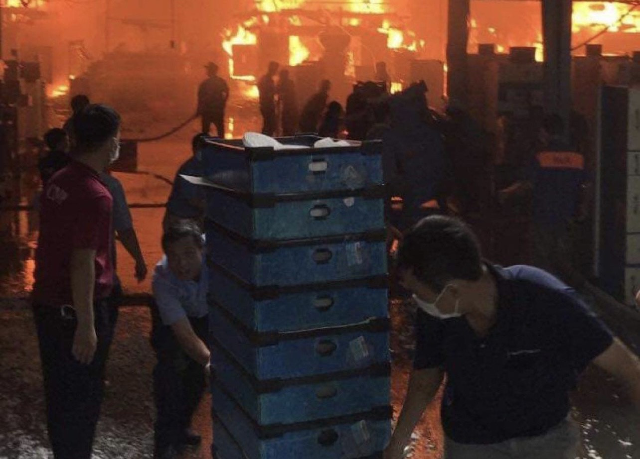 Lửa cháy ngùn ngụt trong công ty đông công nhân nhất Đồng Nai
