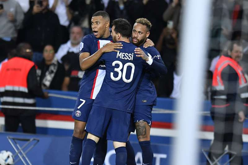 Mbappe kiến tạo cho Neymar ghi bàn, PSG xây chắc ngôi đầu