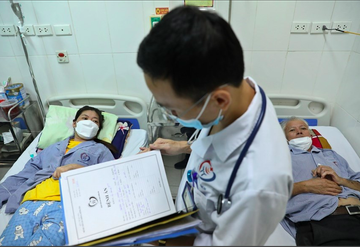 Hiếm gặp: Người đàn ông Hà Nội hạ tiểu cầu về 0 sau ít ngày có dấu hiệu sốt xuất huyết