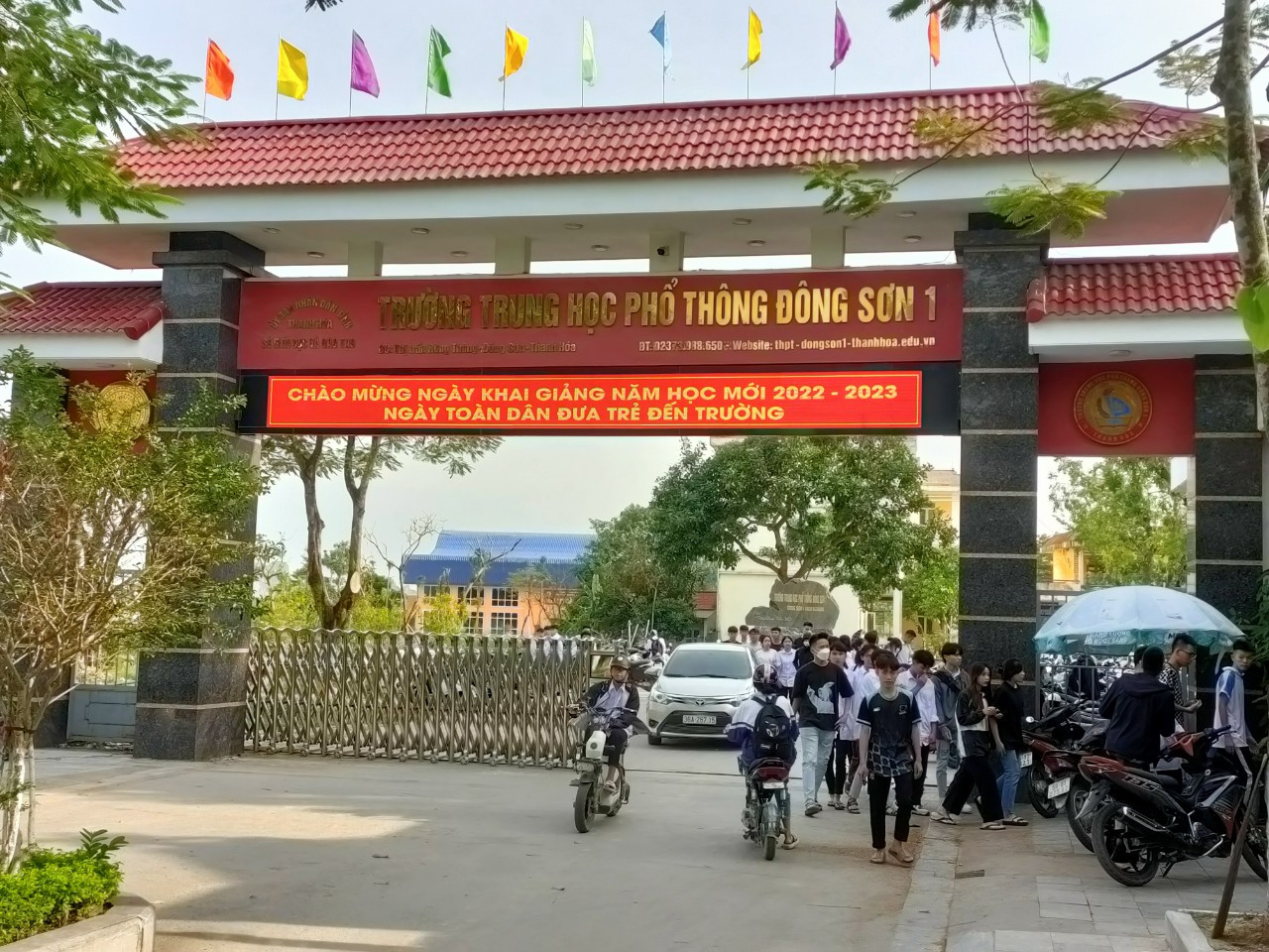 Một trường ở Thanh Hóa thu hơn 10 triệu đồng tiền đóng góp đầu năm học