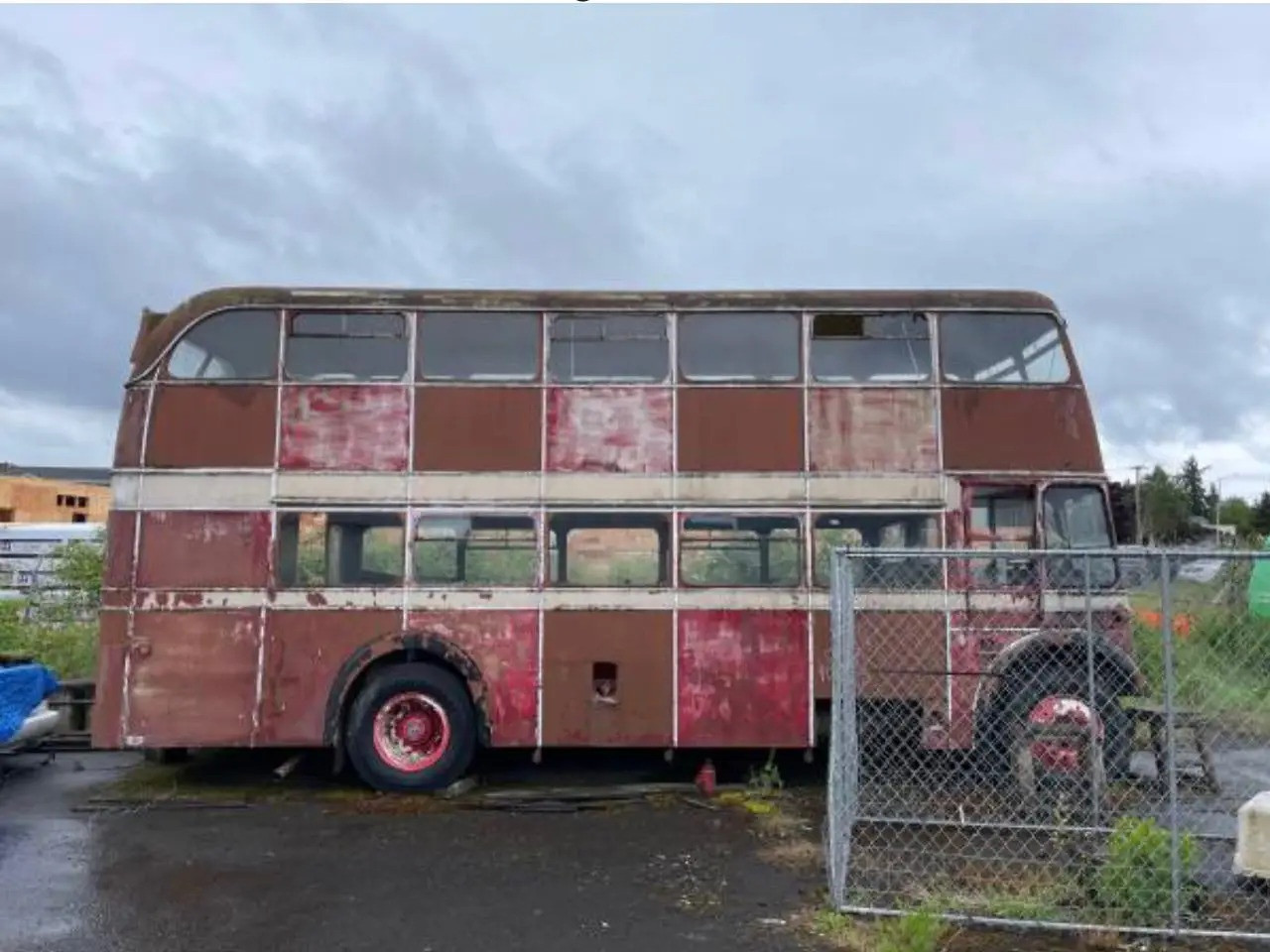 Xe buýt cũ trở thành nơi học tập  Tạp chí Giao thông vận tải
