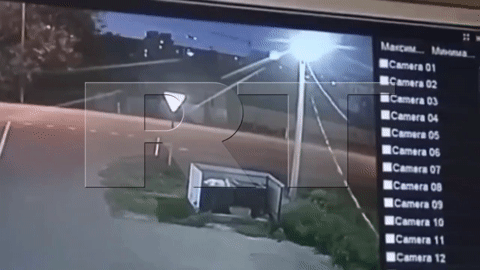 Hình ảnh trước và sau khi máy bay chiến đấu Nga nổ lao vào chung cư