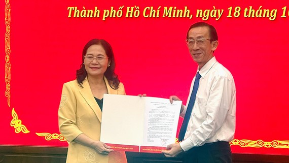 PGS.TS Trần Hoàng Ngân làm thư ký Bí thư Thành ủy TP.HCM Nguyễn Văn Nên