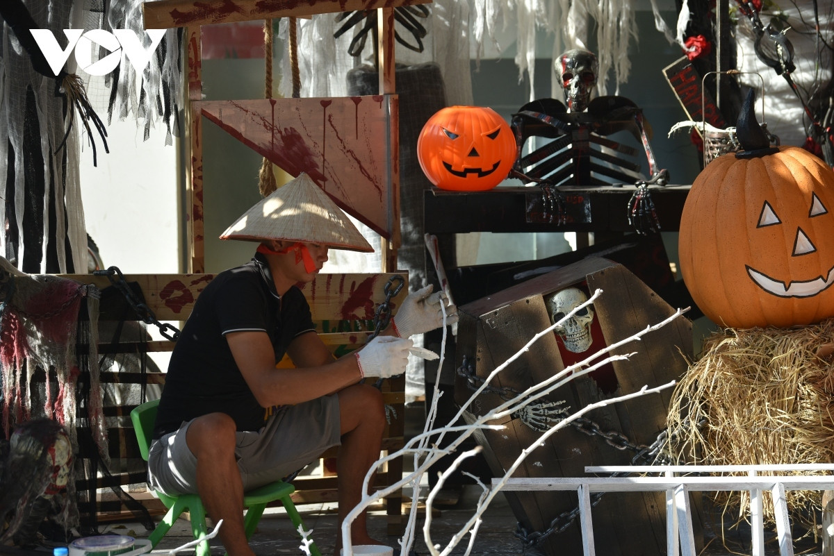 hanoi street gears up ahead of halloween celebrations picture 7