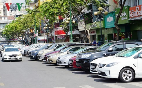 Thiếu bãi đỗ xe, Hà Nội chưa thể thu phí ô tô vào nội đô