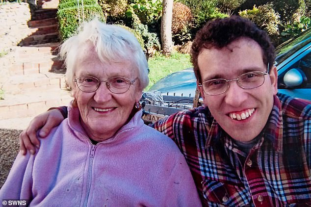 Chàng trai 28 tuổi trúng 