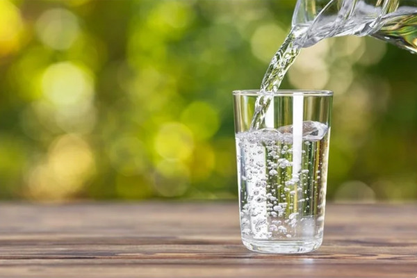 Giảm cân bằng cách uống nước kiểu Nhật