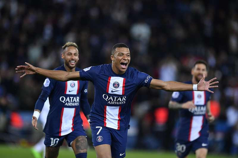 Được tung vào thay cho Hugo Ekitike ở phút 59, Kylian Mbappe kịp tỏa sáng với bàn quyết định ở phút 83