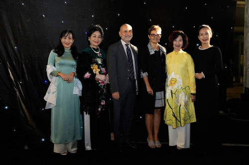 Hanoi hosts Ao Dai fashion show by Italian designer