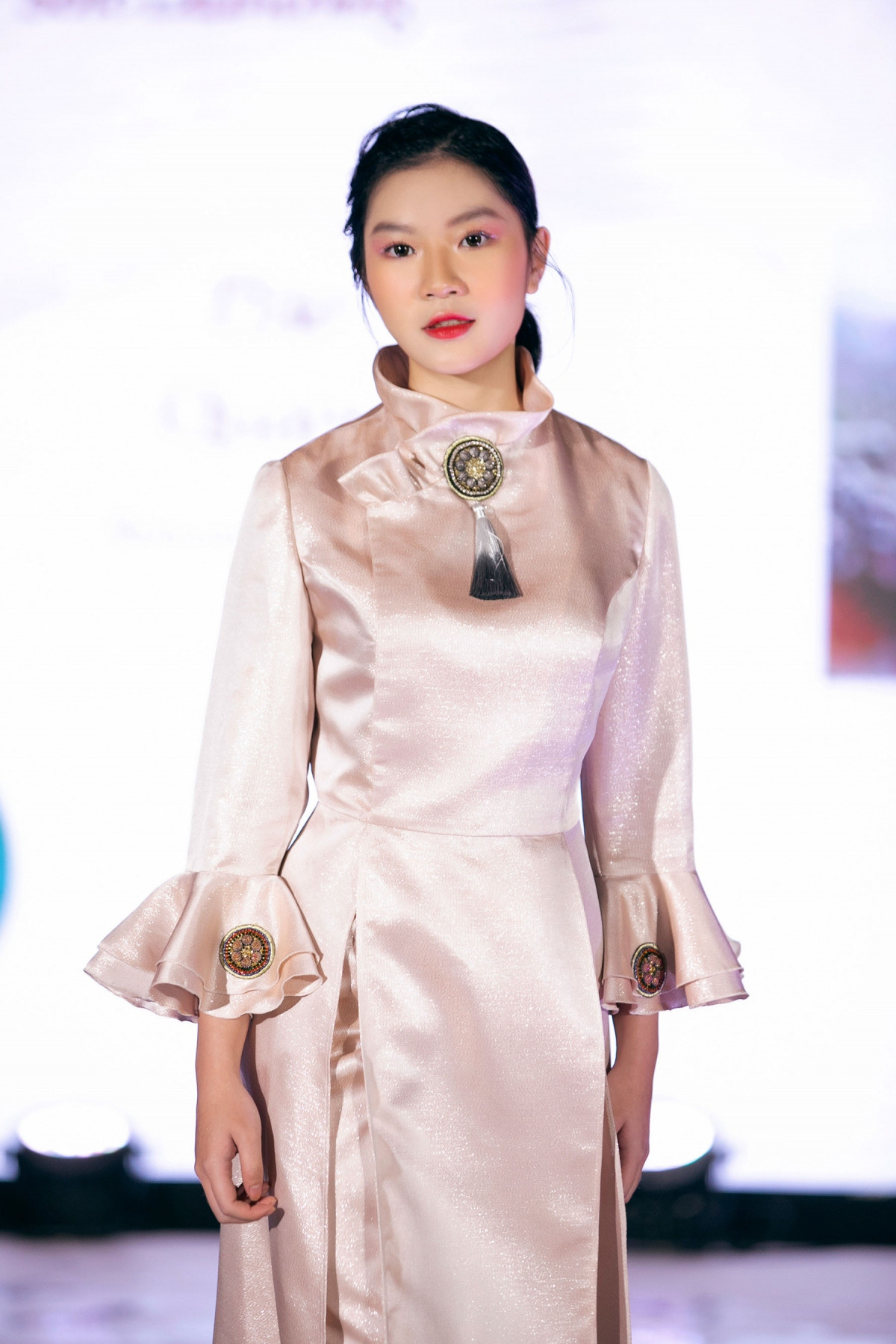 hanoi hosts ao dai fashion show by italian designer picture 2