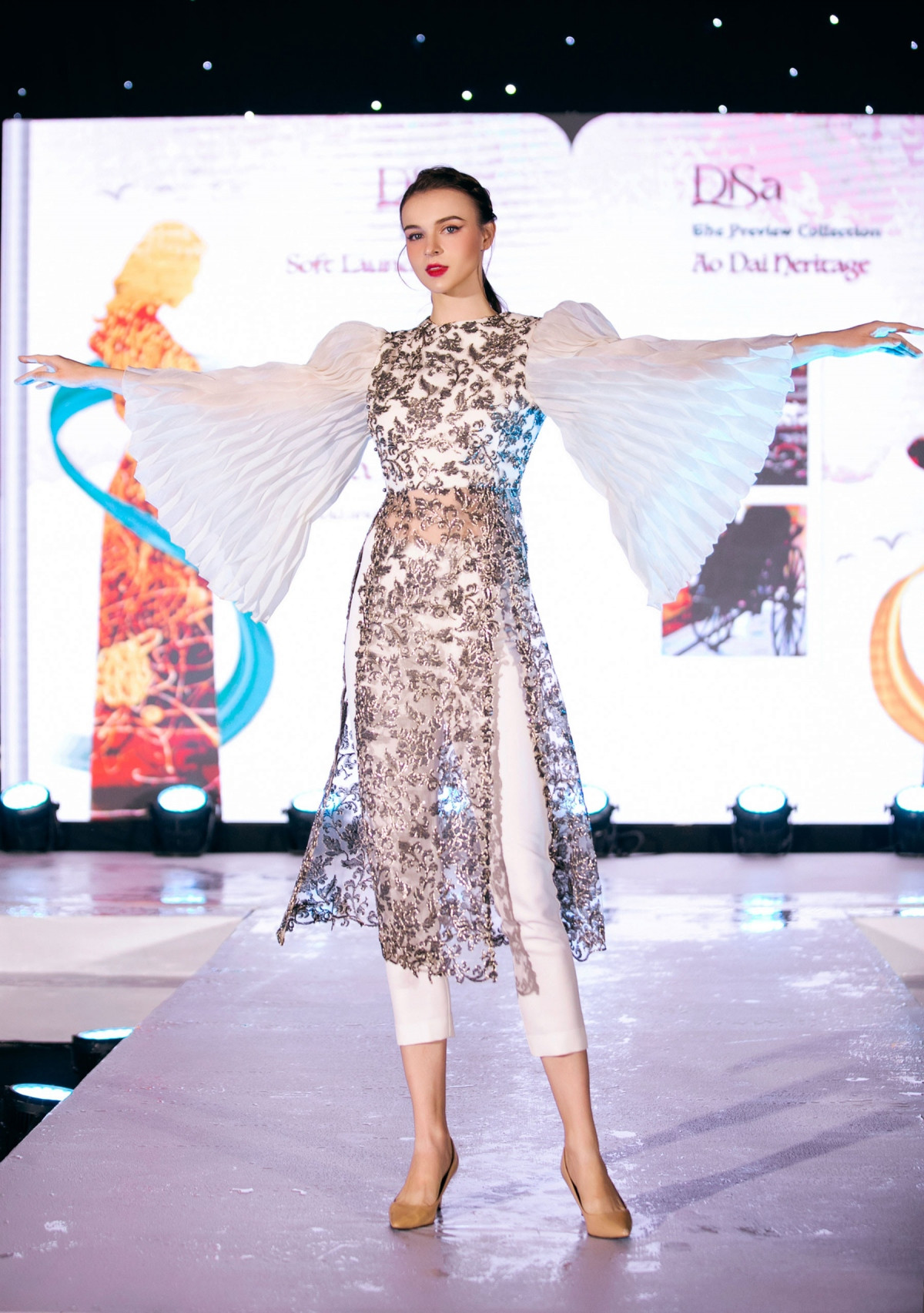 hanoi hosts ao dai fashion show by italian designer picture 4
