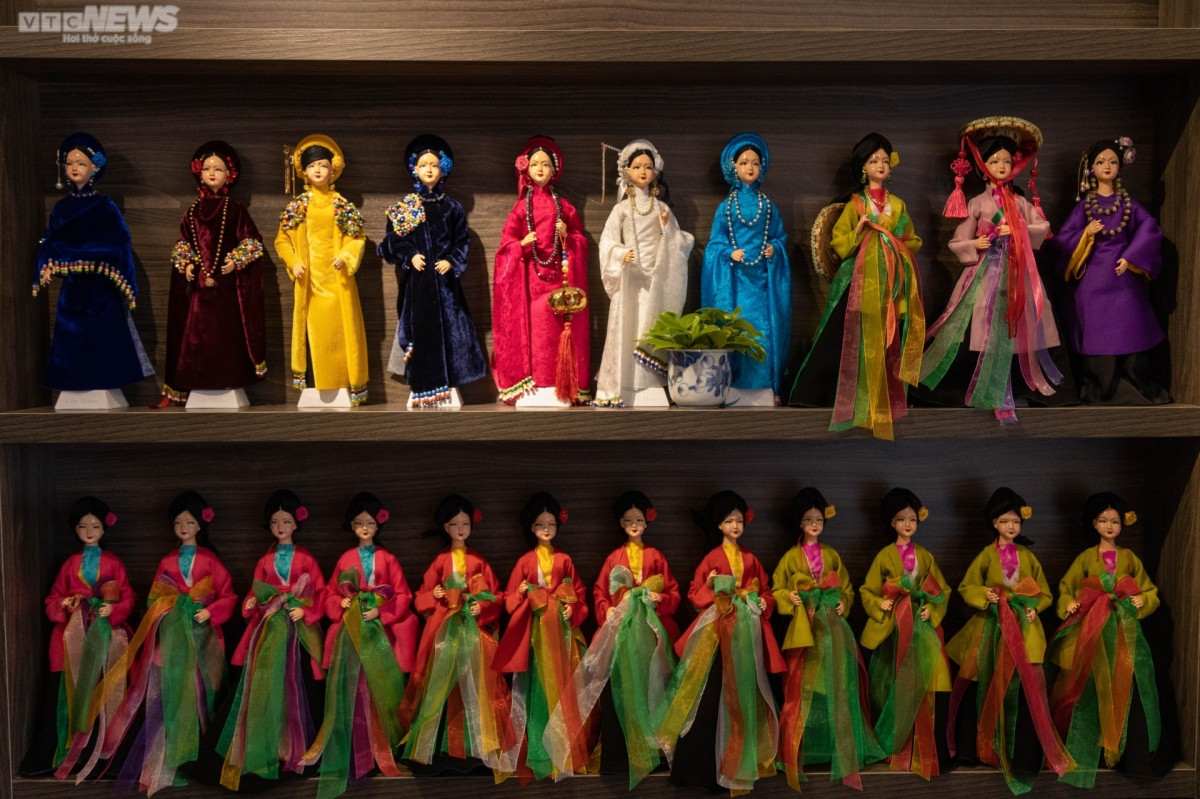 hanoian artist preserves costume culture of 54 ethnic groups through dolls picture 9