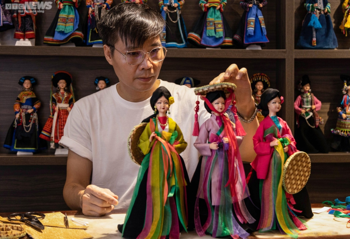 hanoian artist preserves costume culture of 54 ethnic groups through dolls picture 6