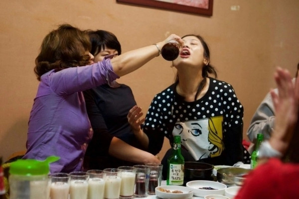 Ngày càng nhiều người nghiện rượu ở Hàn Quốc